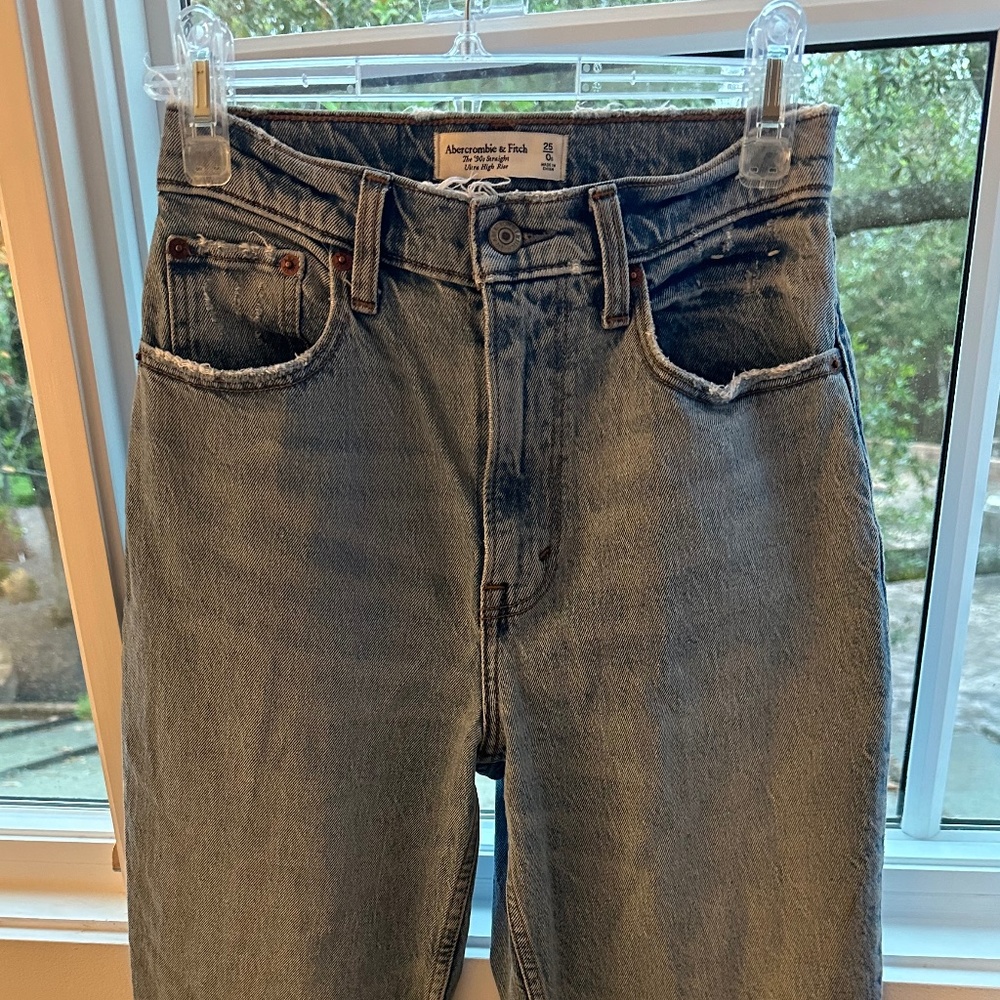 Side slit skinny denim jeans